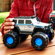 Matchbox Jurassic World '14 Mercedes-Benz G 550 1:24 Scale Diecast Vehicle