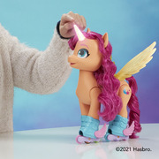My Little Pony Sing 'N Skate Sunny Starscout 9-Inch Remote Control Toy