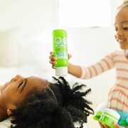 Melissa & Doug Love Your Look - Salon & Spa Play Set