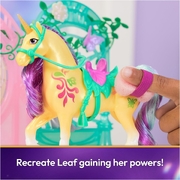 Unicorn Academy Ava & Colour Change Leaf Stall Playset