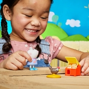 Hasbro Peppa Pig Farm Fun Peppa's Farmhouse Fun Playset