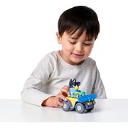 Bluey Figure & Vehicle Beach Quad with Bandit Pack
