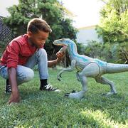 Jurassic World Dino Rivals Super Colossal Velociraptor