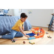 Hot Wheels Stunt Tracks Whip Around Raceway