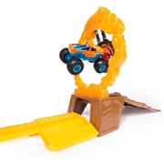 Monster Jam 1:64 El Toro Long Jump Playset