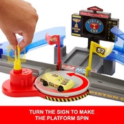 Disney Pixar Cars Piston Cup Stunting Speedway Playset
