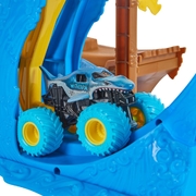 Monster Jam 1:64 Megalodons Loop Of Doom Playset
